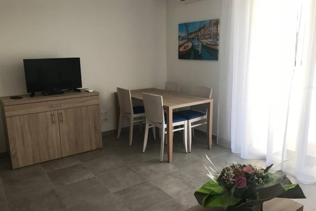 BONIFACIO 3mn du Port! Villa piscine chauffée ,clim,wifi Exterior foto